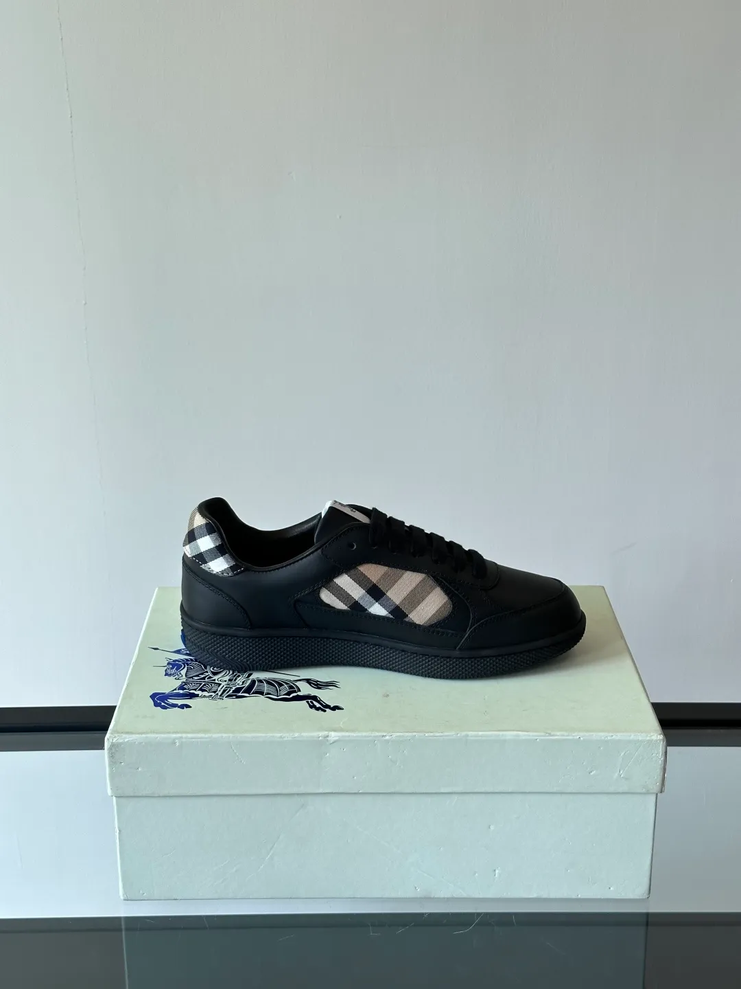 Men's shoes 💰p420 "Burberr＊" men's classic low-top sneakers, reinterpreted with Vintage retro plaid cotton and cowhide materials, decorated with a new brand logo. First-layer sheepskin lining, embossed Burberry lettering logo on the heel, T men's shoes 💰pU original outsole! Code number 38-44 (45 customized)